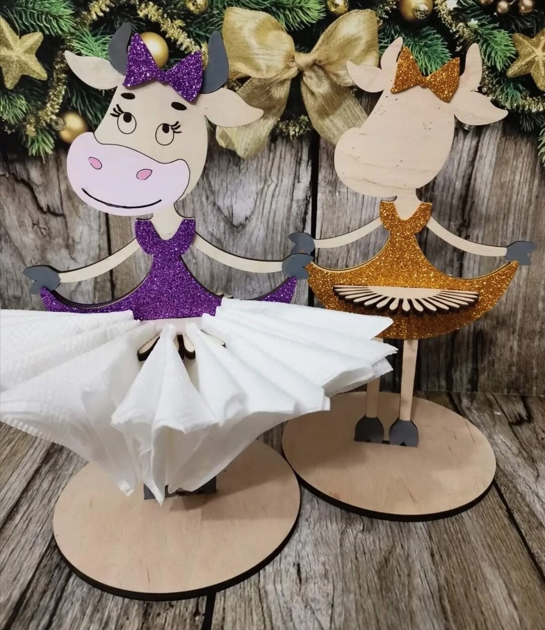 Intra απο ξύλο plywood 3mm-4mm πάχος - Χαριτωμένη θήκη χαρτοπετσέτας κούκλας Δίασταση 30x30 cm Intraeaxys-91jdnj51