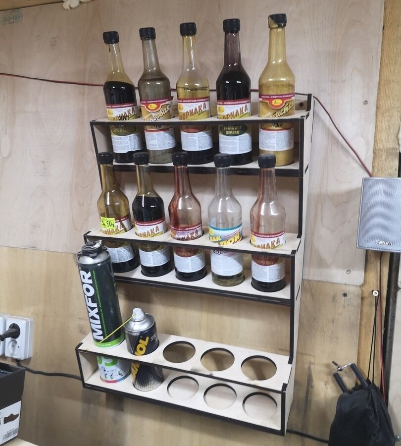 Intra απο ξύλο plywood 3mm-4mm πάχος - Βάση δοχείων ψεκασμού και βάση λίπανσης για τοποθέτηση στον τοίχο Δίασταση 30x30 cm Intraeaxys-lopq8dx7