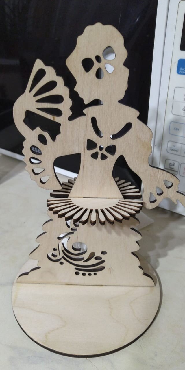 Intra απο ξύλο plywood 3mm-4mm πάχος - Κορίτσι με θήκη χαρτοπετσέτας βεντάλια Δίασταση 30x30 cm Intraeaxys-m1d6vxy7