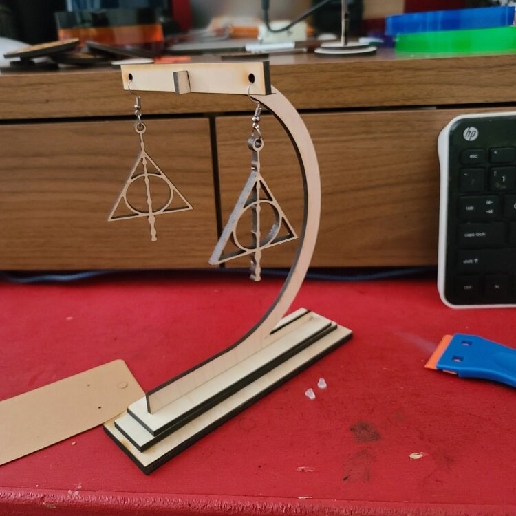 Σετ των 3 Intra απο ξύλο plywood 3mm-4mm πάχος - Απλή βάση οθόνης σκουλαρικιών Δίασταση 3x3 cm Intraeaxys-078yxqmo