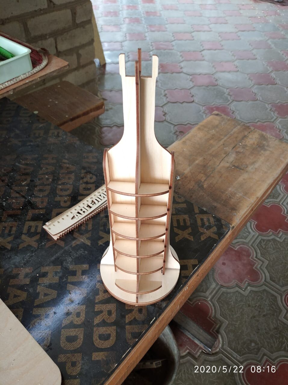 Intra απο ξύλο plywood 3mm-4mm πάχος - Βάση θήκης από φελλό μπουκαλιών κρασιού Δίασταση 30x30 cm Intraeaxys-51rrj2m1