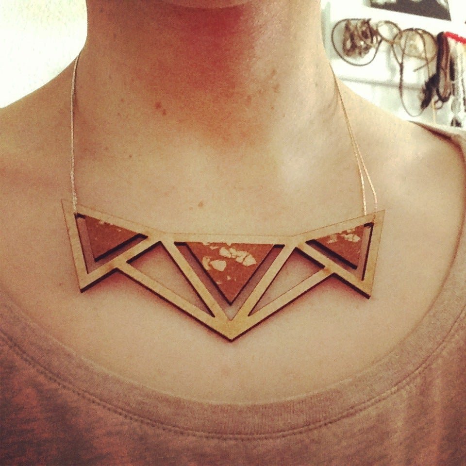 Intra απο ξύλο plywood 3mm-4mm πάχος - Κολιέ κοσμήματα μενταγιόν 3mm Δίασταση 30x30 cm Intraeaxys-qommdr8o