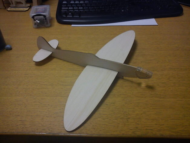 Intra απο ξύλο plywood 3mm-4mm πάχος - Balsa Spitfire Glider 2 6mm Δίασταση 30x30 cm Intraeaxys-51r9j316