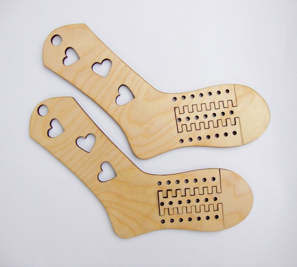 Intra απο ξύλο plywood 3mm-4mm πάχος - Heart Socks Blockers Ξύλινα ρυθμιζόμενα μεγέθη Sock Blockers Δίασταση 30x30 cm Intraeaxys-voq2kz5o