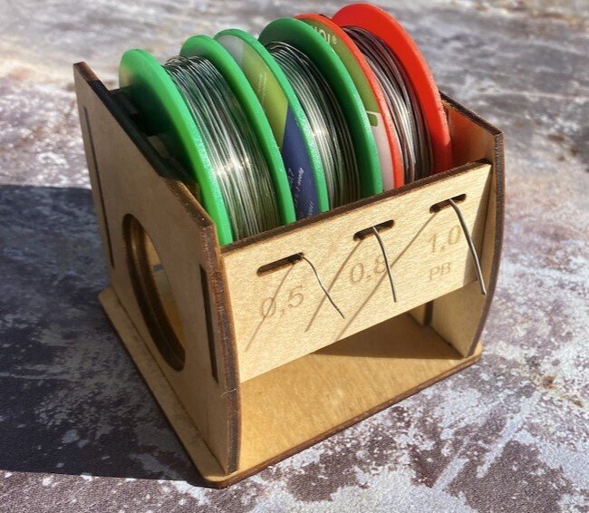 Intra απο ξύλο plywood 3mm-4mm πάχος - Διανομέας σύρματος συγκόλλησης 3mm Δίασταση 30x30 cm Intraeaxys-r1z2ewm1