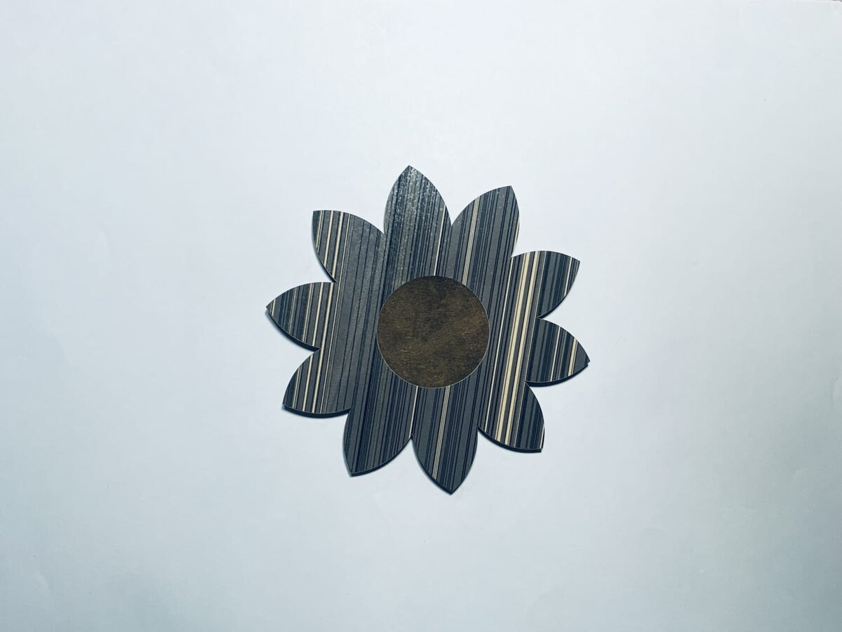 Intra απο ξύλο plywood 3mm-4mm πάχος - Ηλίανθος Ξύλινη κοπή Ημιτελής χειροτεχνία Δίασταση 30x30 cm Intraeaxys-qommpdko