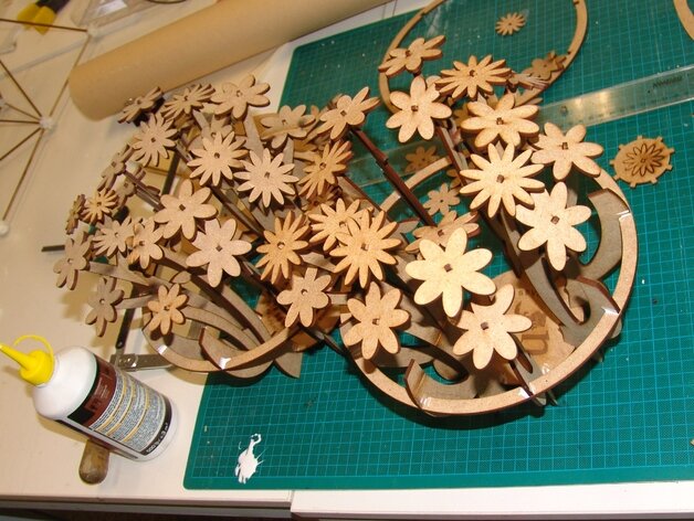 Intra απο ξύλο plywood 3mm-4mm πάχος - Centro de Mesa Δίασταση 30x30 cm Intraeaxys-lopr6k1w