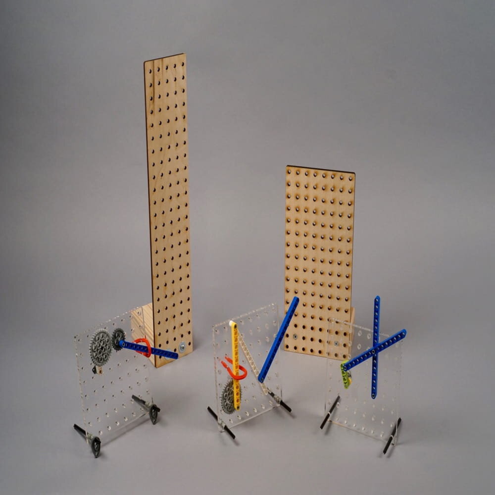 Intra απο ξύλο plywood 3mm-4mm πάχος - LEGO Tinkering Pegboard Δίασταση 30x30 cm Intraeaxys-ro6yjnn7