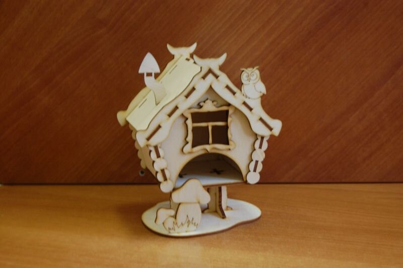 Intra απο ξύλο plywood 3mm-4mm πάχος - Chayny Na Kurikh Nozhkakh Δίασταση 30x30 cm Intraeaxys-pokekjoj