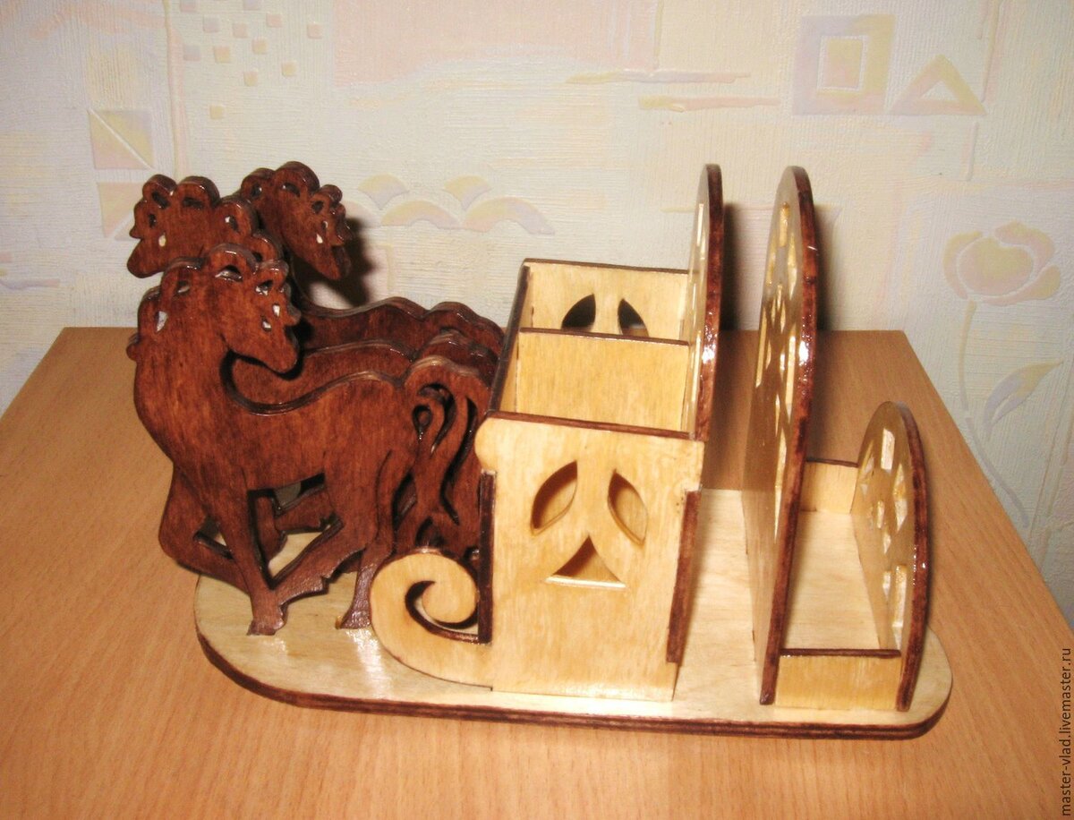 Intra απο ξύλο plywood 3mm-4mm πάχος - Stand Russian Trio Δίασταση 30x30 cm Intraeaxys-075q3k7z