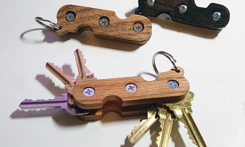 Σετ των 3 Intra απο ξύλο plywood 3mm-4mm πάχος - Μπρελόκ του ελβετικού στρατού Δίασταση 5x5 cm Intraeaxys-91jdwvl1