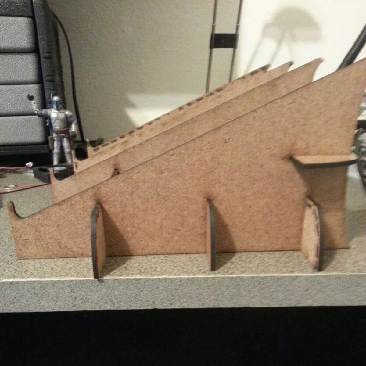 Intra απο ξύλο plywood 3mm-4mm πάχος - Βάση φορητού υπολογιστή για Macbook Pro Δίασταση 30x30 cm Intraeaxys-67wl6n31