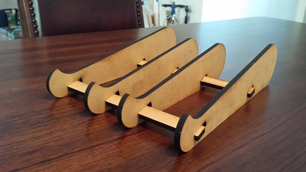 Intra απο ξύλο plywood 3mm-4mm πάχος - Ξύλινη βάση φορητού υπολογιστή Δίασταση 30x30 cm Intraeaxys-voq286do