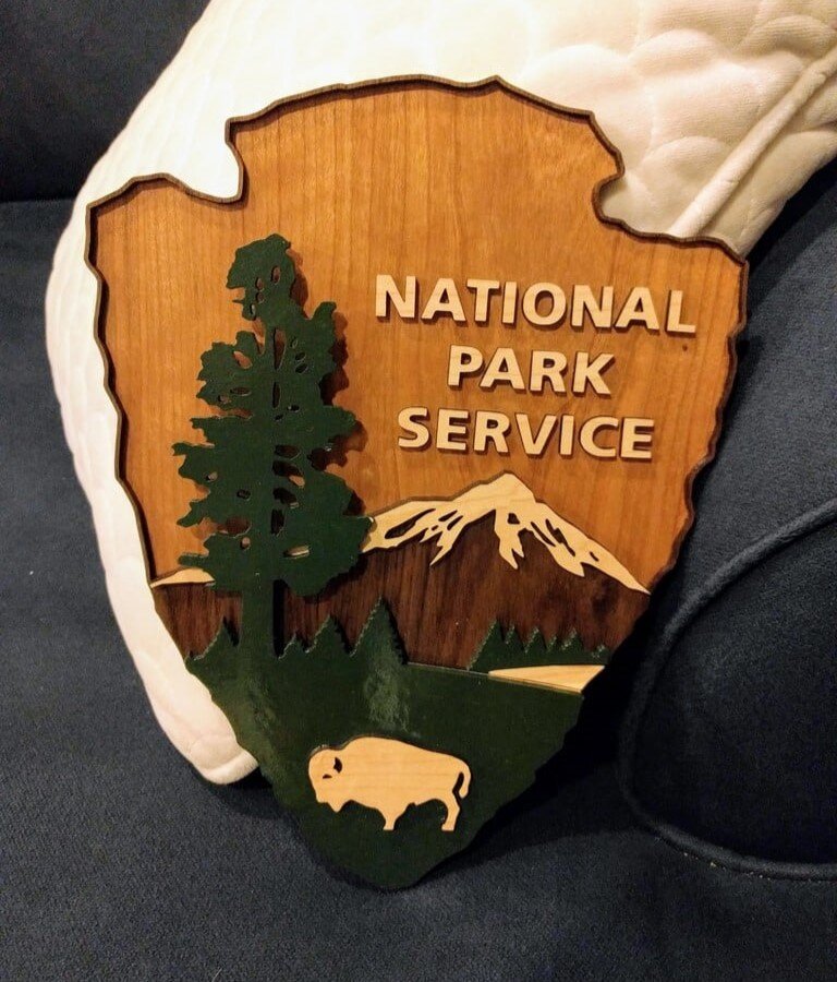 Intra απο ξύλο plywood 3mm-4mm πάχος - US National Park Service Shield Δίασταση 30x30 cm Intraeaxys-67wl8521