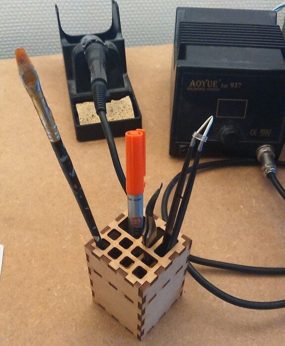 Intra απο ξύλο plywood 3mm-4mm πάχος - Compact Tool Holder Organizer 3mm Δίασταση 30x30 cm Intraeaxys-eoxlwkgo