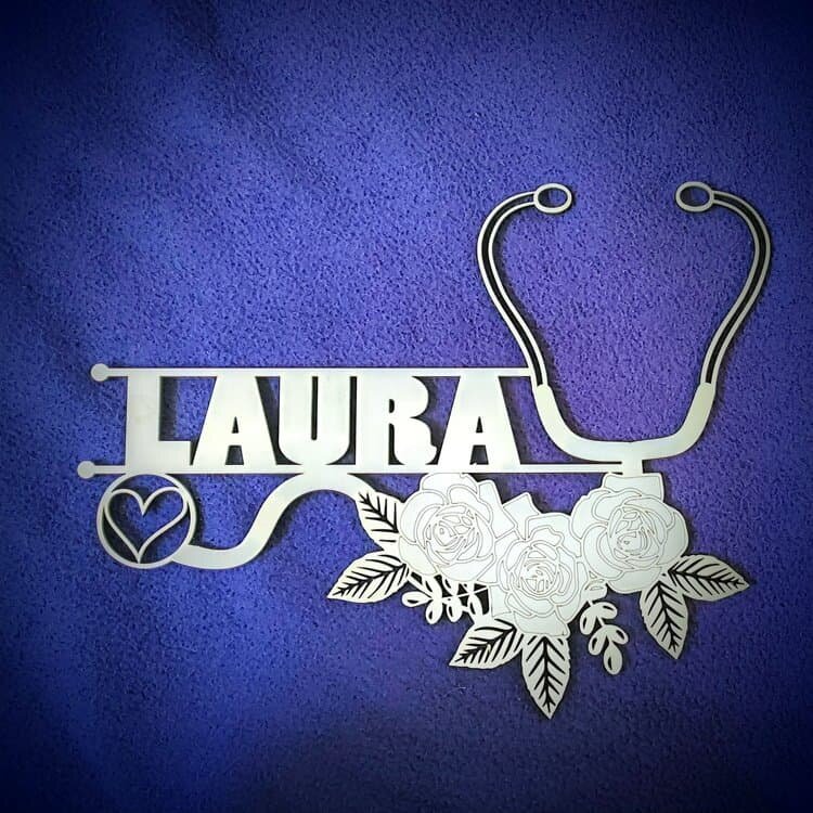 Intra απο ξύλο plywood 3mm-4mm πάχος - Εξατομικευμένη επιγραφή νοσοκόμας Δίασταση 30x30 cm Intraeaxys-r7vm2jz7