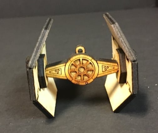 Intra απο ξύλο plywood 3mm-4mm πάχος - Darth Vader TIE Fighter Δίασταση 30x30 cm Intraeaxys-eo4yqj9o