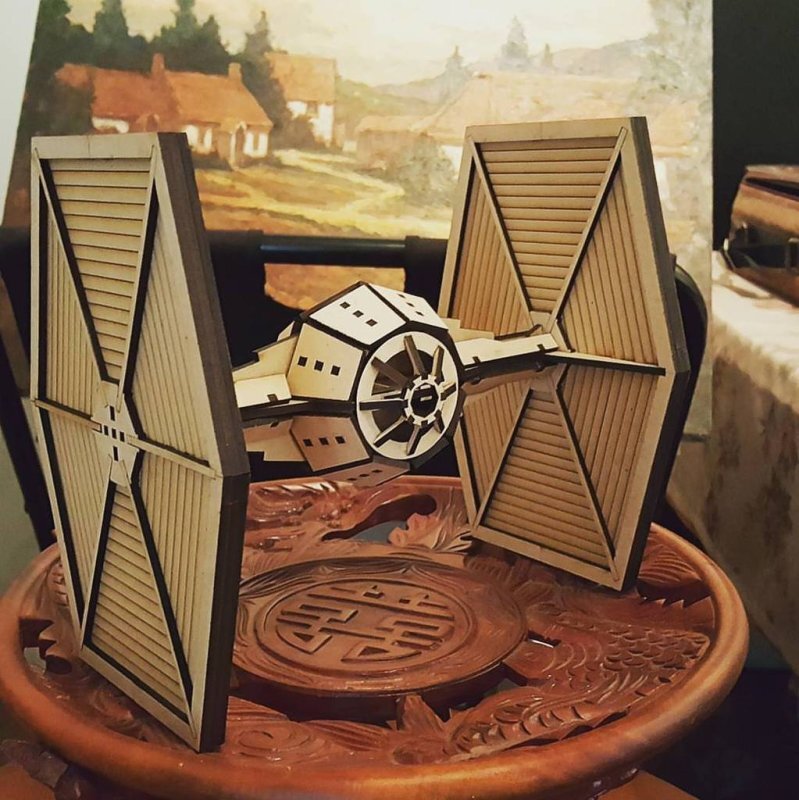 Intra απο ξύλο plywood 3mm-4mm πάχος - Star Wars Tie Fighter 3D Puzzle Δίασταση 30x30 cm Intraeaxys-eo2yqrl1
