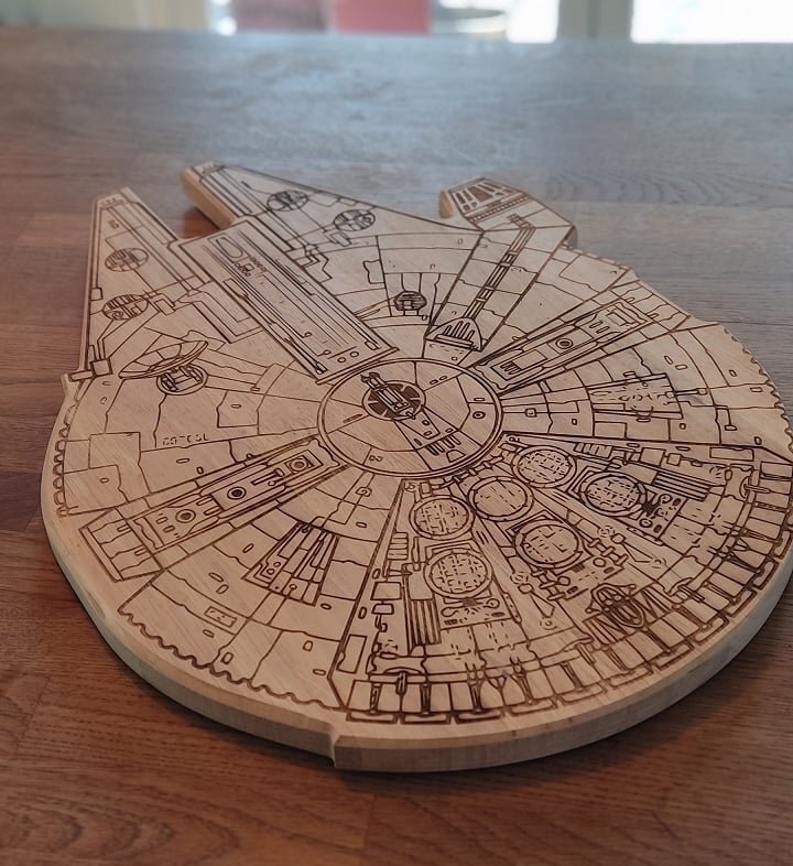 Intra απο ξύλο plywood 3mm-4mm πάχος - Millennium Falcon Star Wars Δίασταση 30x30 cm Intraeaxys-yonemzyo