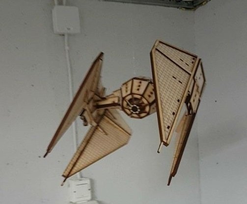 Intra απο ξύλο plywood 3mm-4mm πάχος - TIE Interceptor StarWars Δίασταση 30x30 cm Intraeaxys-e1gkdzvo