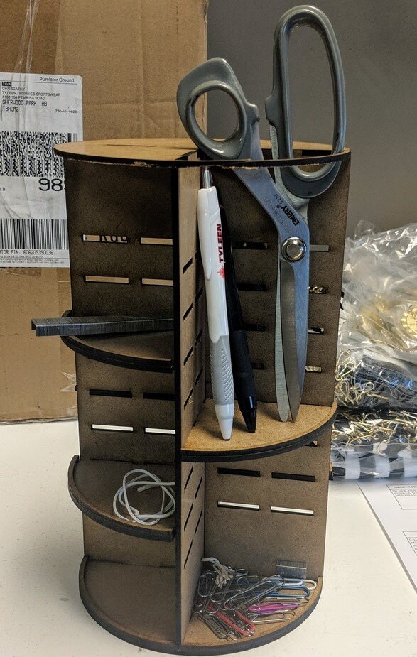 Intra απο ξύλο plywood 3mm-4mm πάχος - Ράφι αποθήκευσης προμηθειών χειροτεχνίας σε στρογγυλό σχήμα Δίασταση 30x30 cm Intraeaxys-d1lvl86o