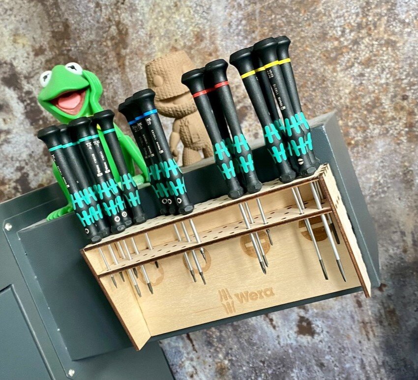 Intra απο ξύλο plywood 3mm-4mm πάχος - Βάση κατσαβιδιού τοίχου 3mm Δίασταση 30x30 cm Intraeaxys-eo0q9x51