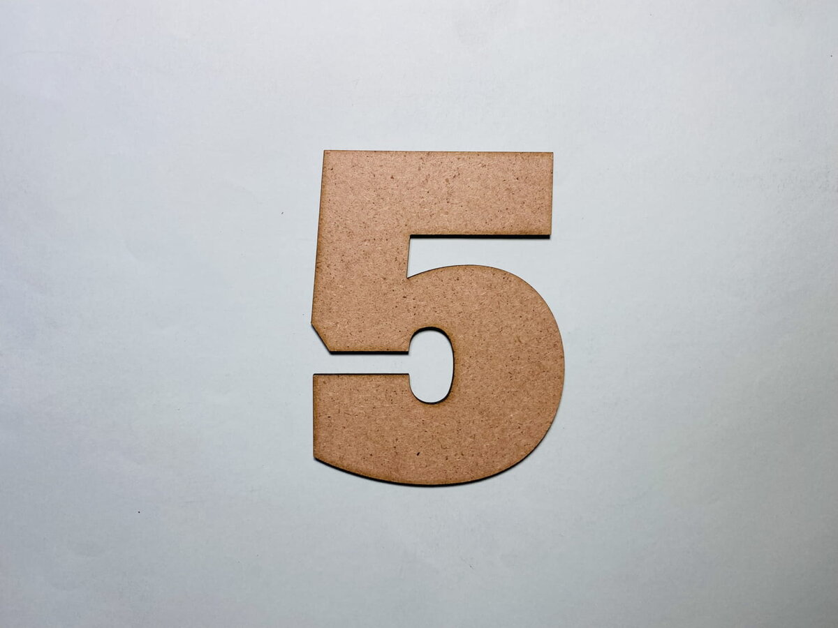 Intra απο ξύλο plywood 3mm-4mm πάχος - Ξύλο Αριθμός 5 Αποκοπή Αριθμός Πέντε Σχήμα Δίασταση 30x30 cm Intraeaxys-e1gkjexo