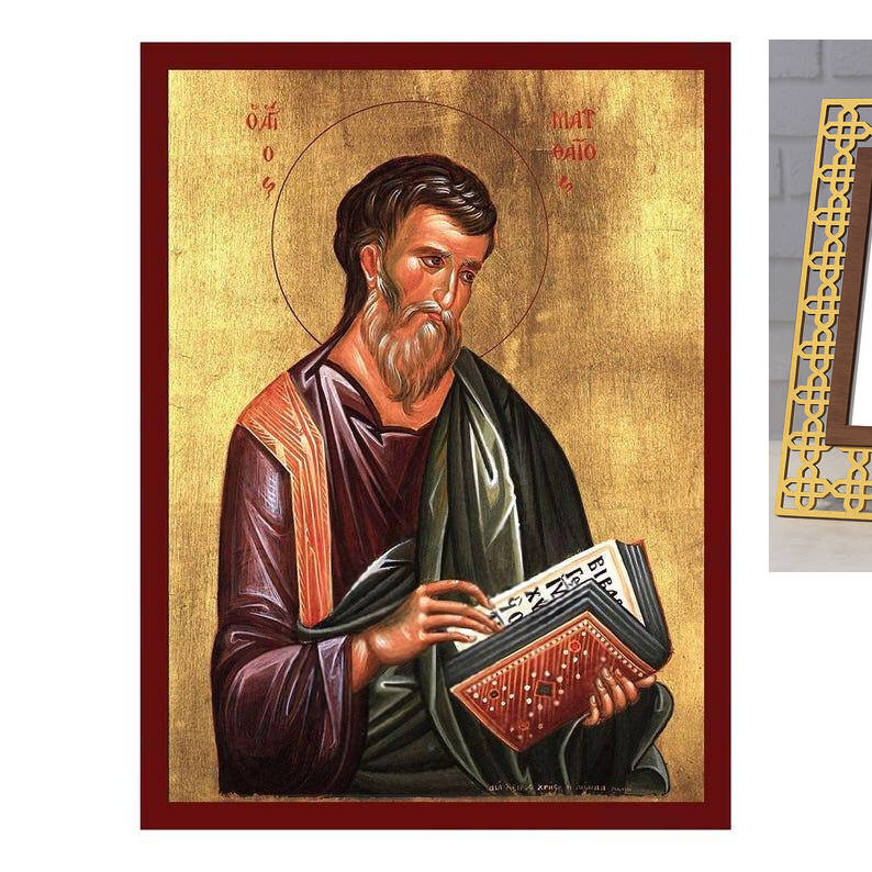 Εικόνα Ορθοδοξίας με περίγραμμα χρυσό σε ξύλο Φλαμουρίας  με  βάση Εικόνα Αγίου Ματθαίου του Αποστόλου, Χειροποίητη Βυζαντινή εικόνα του Αποστόλου Ματθαίου, Κρεμαστή πλάκα θρησκευτικής τέχνης, χριστιανικό δώρο Διάσταση 10x7 cm (3,9 x 2,8 ίντσες) INTRAEK-8