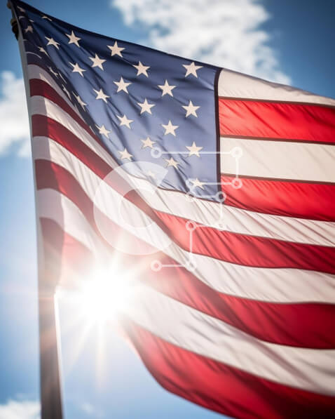 Intra Συλλεκτικό Ξύλινο Παζλ Plywood  4mm - Αμερικανική σημαία που κυματίζει στον άνεμο ενάντια στον γαλάζιο ουρανό και τον ήλιο Σε Ξύλινο Κουτί - Διαστάσεις: 10x10 cm – 25 κομμάτια