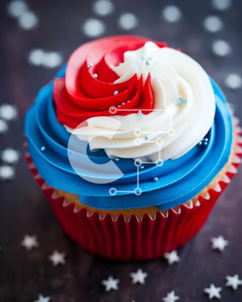 Σετ των 2 Intra Συλλεκτικό Ξύλινο Παζλ Plywood  4mm - Πατριωτικό Cupcake με Κόκκινο, Λευκό και Μπλε γλάσο Σε Ξύλινο Κουτί - Διαστάσεις: 10x10 cm – 25 κομμάτια