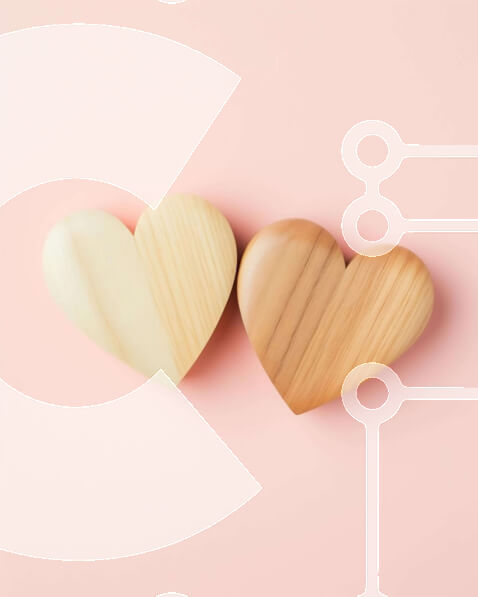 Intra Συλλεκτικό Ξύλινο Παζλ Plywood  4mm - Ξύλινα αντικείμενα σε σχήμα καρδιάς σε ροζ φόντο Σε Ξύλινο Κουτί - Διαστάσεις: 10x10 cm – 25 κομμάτια