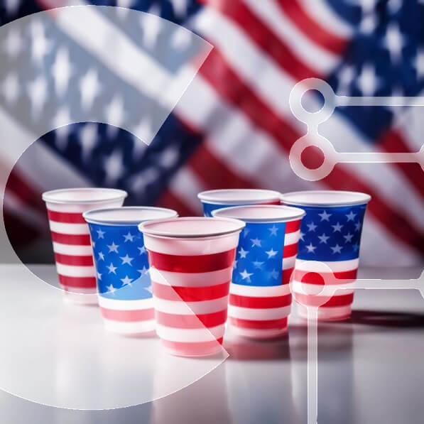 Intra Συλλεκτικό Ξύλινο Παζλ Plywood  4mm - Πλαστικά κύπελλα με σχέδιο αμερικανικής σημαίας για τους εορτασμούς της Ημέρας της Ανεξαρτησίας Σε Ξύλινο Κουτί - Διαστάσεις: 10x10 cm – 25 κομμάτια