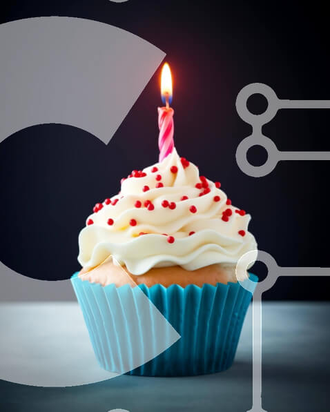 Intra Συλλεκτικό Ξύλινο Παζλ Plywood  4mm - Cupcake γενεθλίων με αναμμένο κερί και κόκκινα πασπαλίσματα Σε Ξύλινο Κουτί - Διαστάσεις: 10x10 cm – 25 κομμάτια