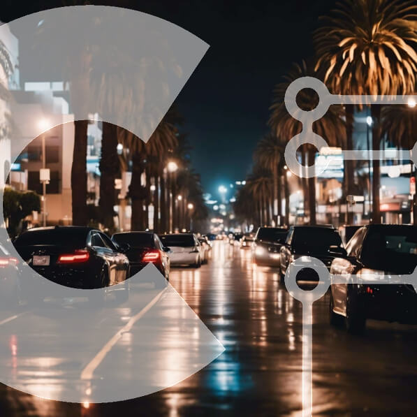 Intra Συλλεκτικό Ξύλινο Παζλ Plywood  4mm - City Street τη νύχτα με παρκαρισμένα αυτοκίνητα και πεζούς Σε Ξύλινο Κουτί - Διαστάσεις Puzzle: 10x10 cm – 25 κομμάτια