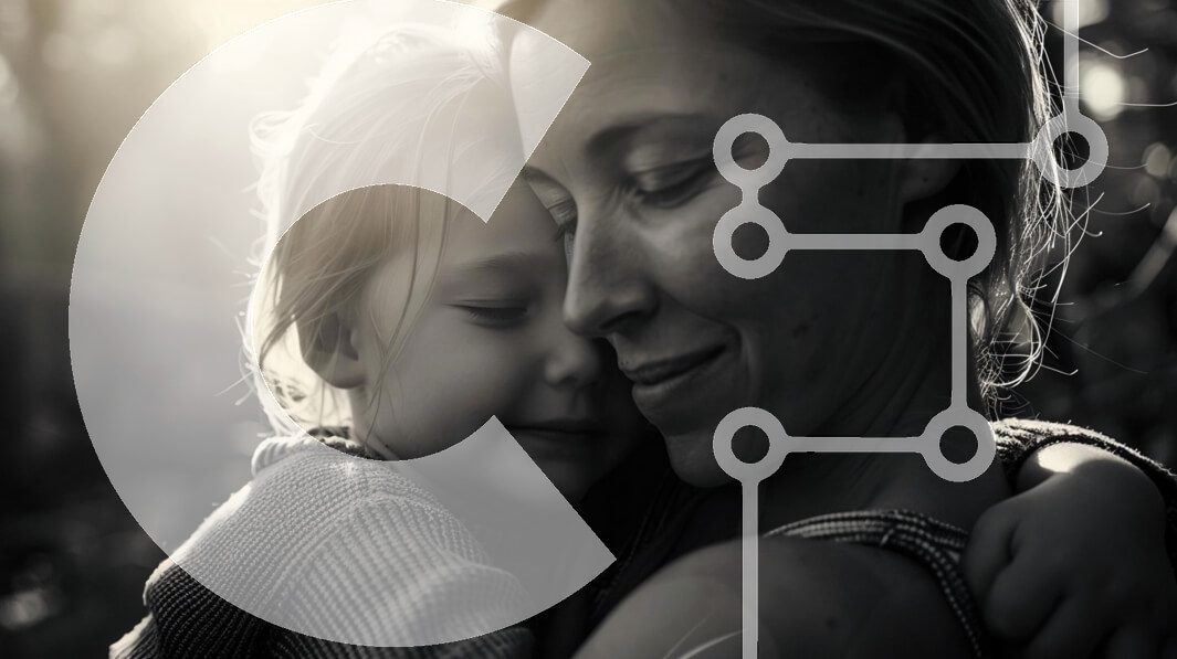 Intra Συλλεκτικό Ξύλινο Παζλ Plywood  4mm - Μητέρα και Παιδί που αγκαλιάζονται στο δάσος Σε Ξύλινο Κουτί - Διαστάσεις Puzzle: 10x10 cm – 25 κομμάτια