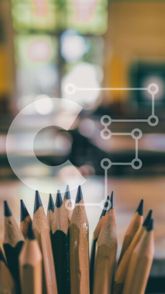 Intra Συλλεκτικό Ξύλινο Παζλ Plywood  4mm - Συστάδα μολυβιών σε ένα ανεστραμμένο τρίγωνο Σε Ξύλινο Κουτί - Διαστάσεις: 10x10 cm – 25 κομμάτια