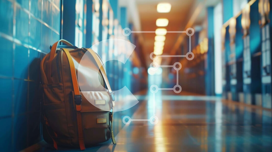 Intra Συλλεκτικό Ξύλινο Παζλ Plywood  4mm - Σακίδιο πλάτης στο σχολικό διάδρομο με ντουλάπια Σε Ξύλινο Κουτί - Διαστάσεις: 10x10 cm – 25 κομμάτια