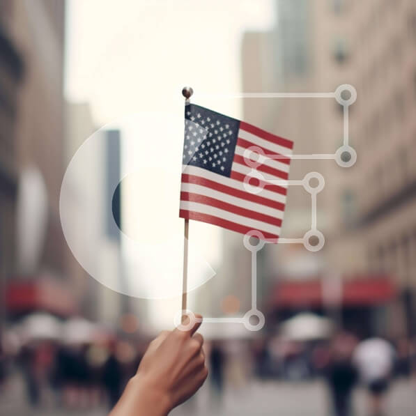 Intra Συλλεκτικό Ξύλινο Παζλ Plywood  4mm - Πρόσωπο που κρατά την αμερικανική σημαία στους δρόμους της πόλης Σε Ξύλινο Κουτί - Διαστάσεις Puzzle: 10x10 cm – 25 κομμάτια