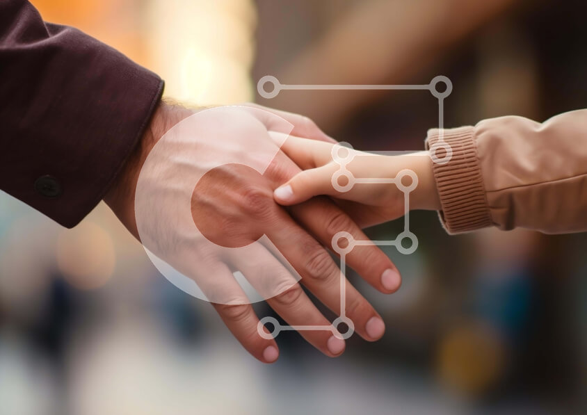 Intra Συλλεκτικό Ξύλινο Παζλ Plywood  4mm - Άνδρας και παιδί που περπατούν χέρι-χέρι στην Urban Street Σε Ξύλινο Κουτί - Διαστάσεις Puzzle: 10x10 cm – 25 κομμάτια