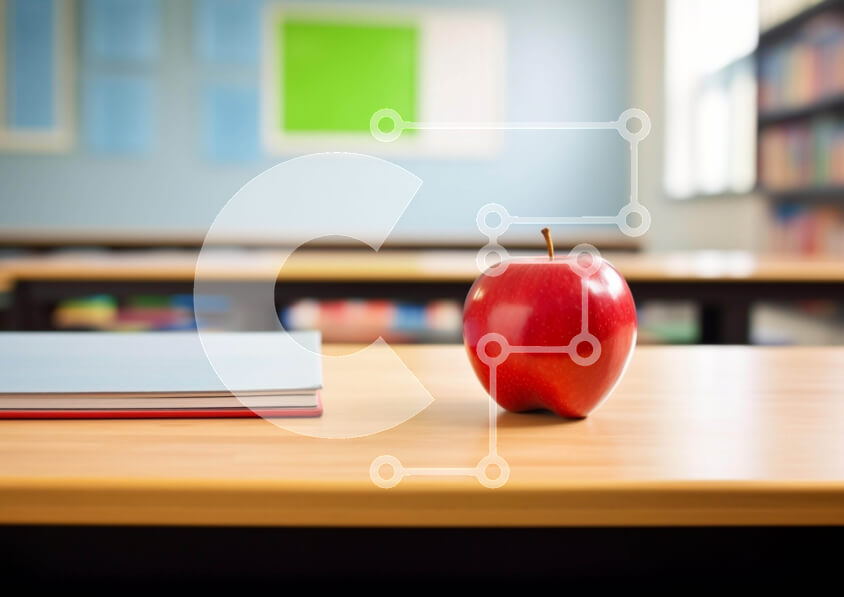 Intra Συλλεκτικό Ξύλινο Παζλ Plywood  4mm - Ξύλινο γραφείο με μήλο και βιβλίο στην τάξη Σε Ξύλινο Κουτί - Διαστάσεις Puzzle: 10x10 cm – 25 κομμάτια