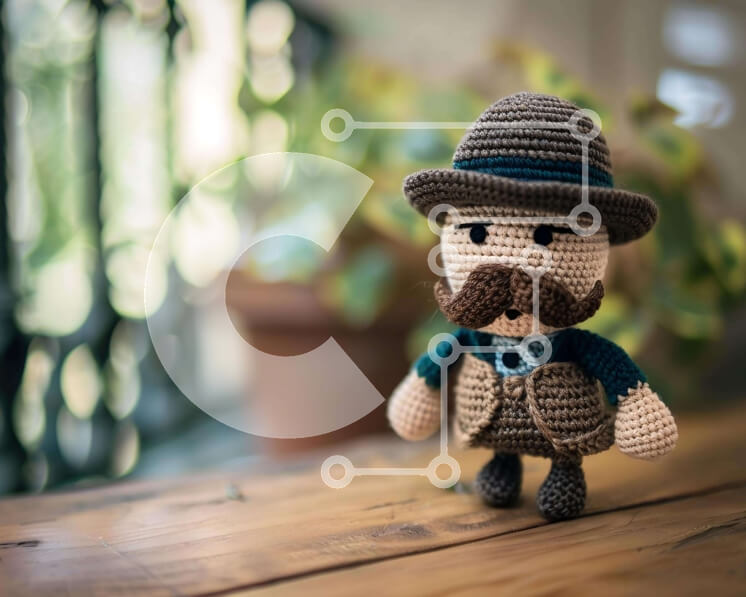 Intra Συλλεκτικό Ξύλινο Παζλ Plywood  4mm - Παιχνίδι με κροσέ με καφέ καπέλο και μουστάκι Σε Ξύλινο Κουτί - Διαστάσεις Puzzle: 10x10 cm – 25 κομμάτια