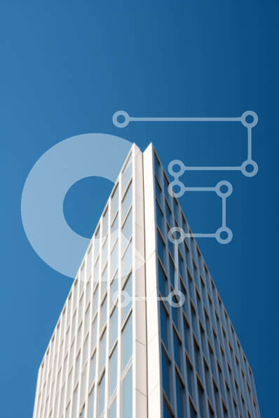 Intra Συλλεκτικό Ξύλινο Παζλ Plywood  4mm - Ψηλό λευκό κτήριο ενάντια στον καθαρό γαλάζιο ουρανό με αεροπλάνο Σε Ξύλινο Κουτί - Διαστάσεις Puzzle: 10x10 cm – 25 κομμάτια