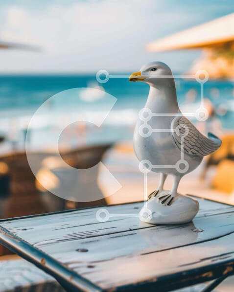 Intra Συλλεκτικό Ξύλινο Παζλ Plywood  4mm - Άγαλμα λευκό γλάρου σε υπαίθριο τραπέζι κοντά στην παραλία Σε Ξύλινο Κουτί - Διαστάσεις: 10x10 cm – 25 κομμάτια