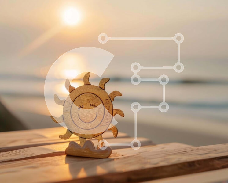 Intra Συλλεκτικό Ξύλινο Παζλ Plywood  4mm - Ξύλινο ειδώλιο ήλιου σε υπαίθριο τραπέζι κοντά στην παραλία Σε Ξύλινο Κουτί - Διαστάσεις: 10x10 cm – 25 κομμάτια