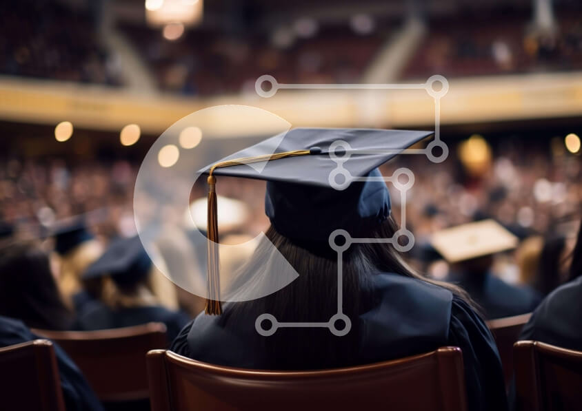 Intra Συλλεκτικό Ξύλινο Παζλ Plywood  4mm - Φοιτήτρια στο Καπάκι αποφοίτησης στο Αμφιθέατρο Σε Ξύλινο Κουτί - Διαστάσεις Puzzle: 10x10 cm – 25 κομμάτια