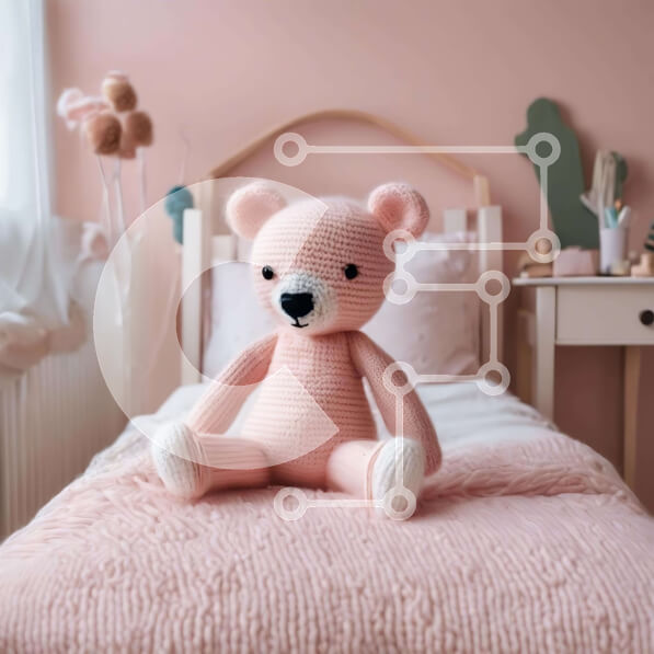 Intra Συλλεκτικό Ξύλινο Παζλ Plywood  4mm - Ροζ αρκουδάκι στο κρεβάτι Σε Ξύλινο Κουτί - Διαστάσεις: 10x10 cm – 25 κομμάτια