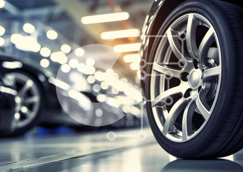 Intra Συλλεκτικό Ξύλινο Παζλ Plywood  4mm - Κοντινή όψη των τροχών αυτοκινήτων στη γραμμή συναρμολόγησης Σε Ξύλινο Κουτί - Διαστάσεις Puzzle: 10x10 cm – 25 κομμάτια