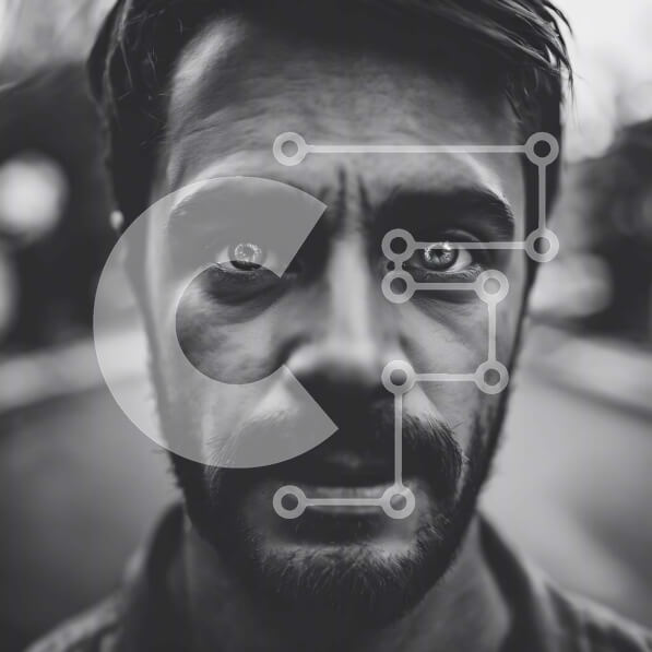 Intra Συλλεκτικό Ξύλινο Παζλ Plywood  4mm - Άνδρας με ορθάνοιχτα μάτια και γένια σε ασπρόμαυρη εικόνα Σε Ξύλινο Κουτί - Διαστάσεις Puzzle: 10x10 cm – 25 κομμάτια