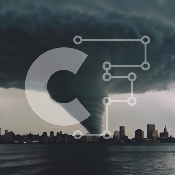 Intra Συλλεκτικό Ξύλινο Παζλ Plywood  4mm - Σύννεφο ανεμοστρόβιλου που αιωρείται πάνω από το νερό και το αστικό τοπίο Σε Ξύλινο Κουτί - Διαστάσεις Puzzle: 10x10 cm – 25 κομμάτια