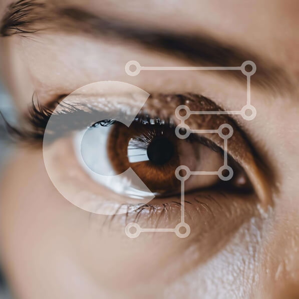 Σετ των 2 Intra Συλλεκτικό Ξύλινο Παζλ Plywood  4mm - Κοντινό πλάνο ενός γυναικείου καφέ ματιού με μακριές βλεφαρίδες Σε Ξύλινο Κουτί - Διαστάσεις: 10x10 cm – 25 κομμάτια